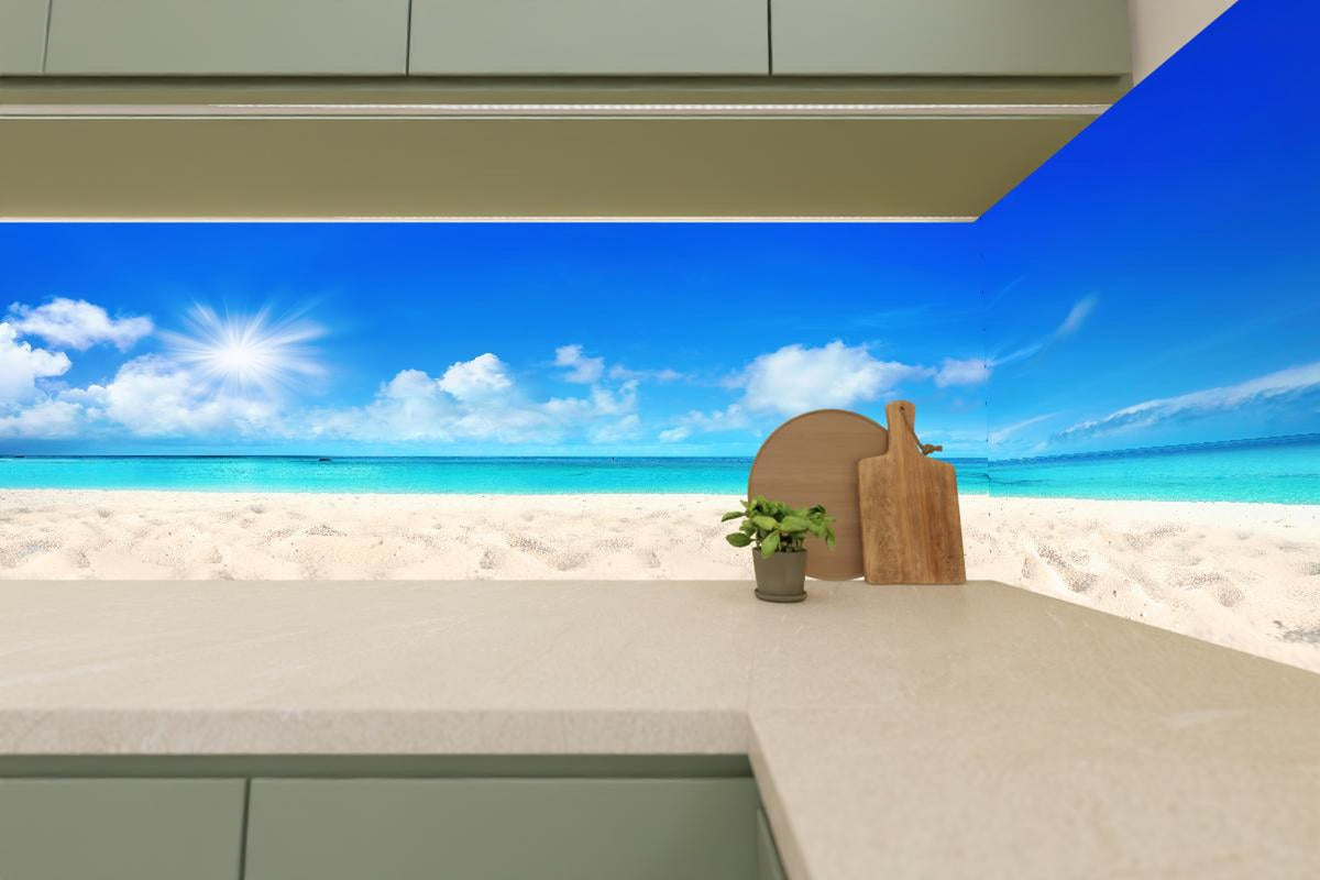 Küchenrückwand - Wunderschöner Strand mit hellem Sand