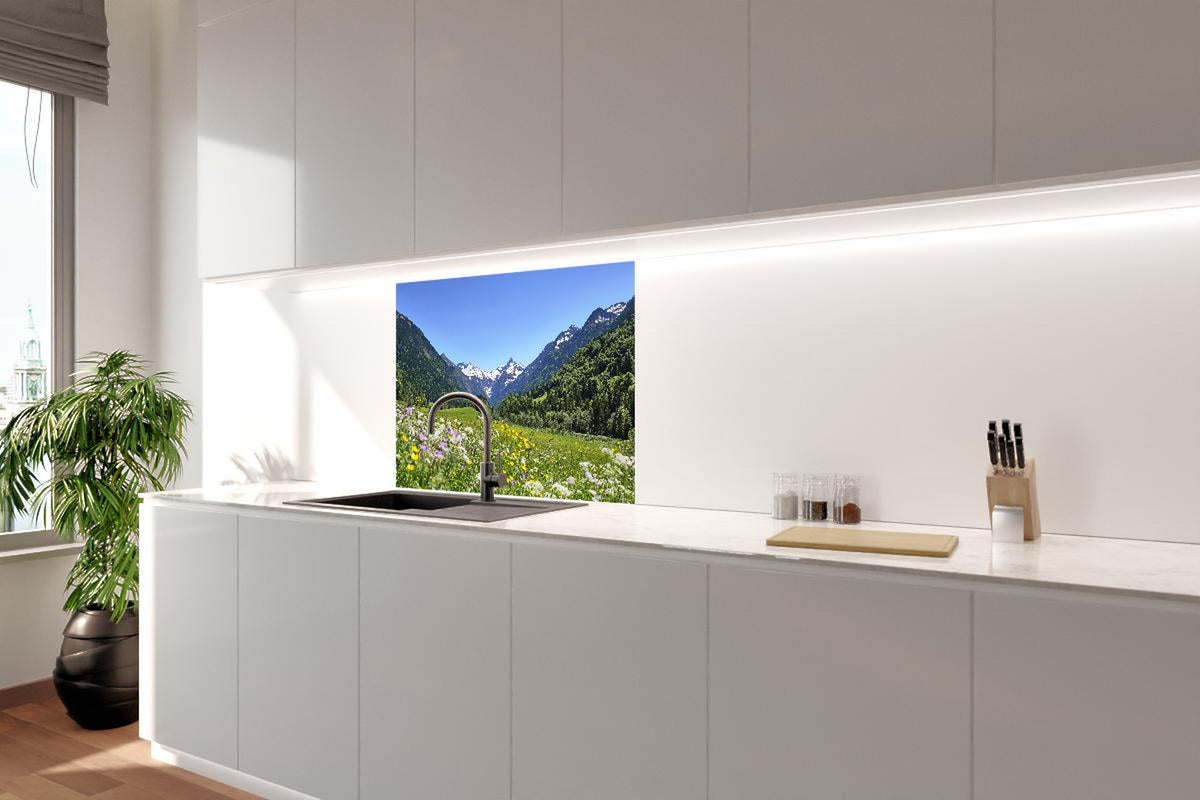 Spritzschutz - Bunte Wiese in den Alpen