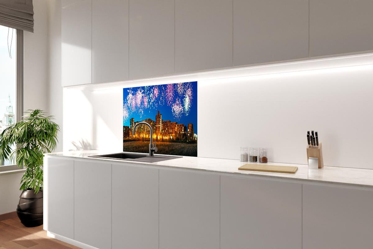 Spritzschutz - Buntes Feuerwerk Milton Keynes Skyline