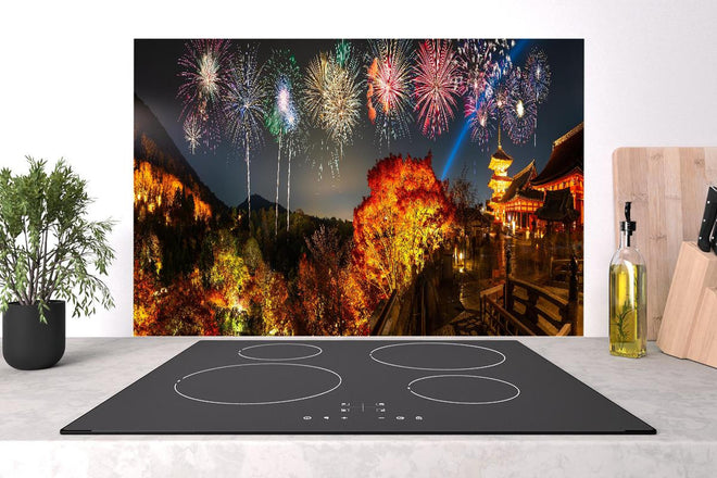 Spritzschutz - Buntes Feuerwerk am Kiyomizu-dera Tempel