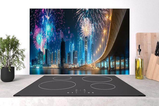Spritzschutz - Buntes Feuerwerk über Dubai Business Bay