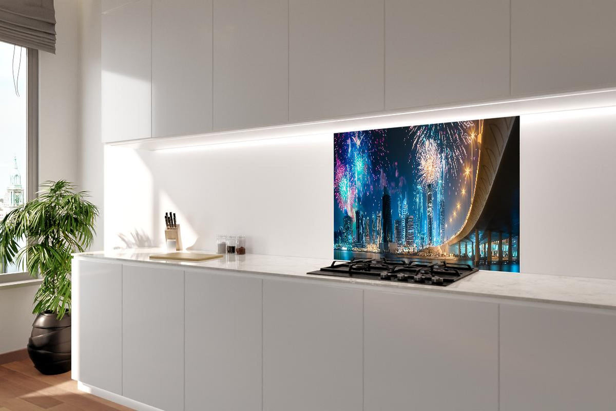 Spritzschutz - Buntes Feuerwerk über Dubai Business Bay