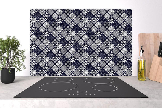 Spritzschutz - Elegantes Blau-Weißes Grafikdesign