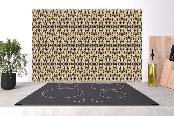 Spritzschutz - Elegantes Schwarz-Gold Ornament Design