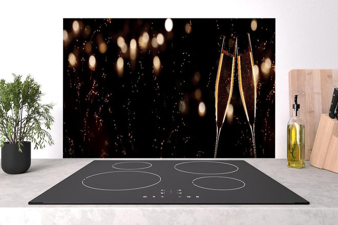 Spritzschutz - Feierlicher Champagner-Clink bei Jahreswechsel