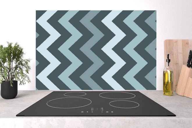 Spritzschutz - Modernes Chevron Design in Grau-Weiß