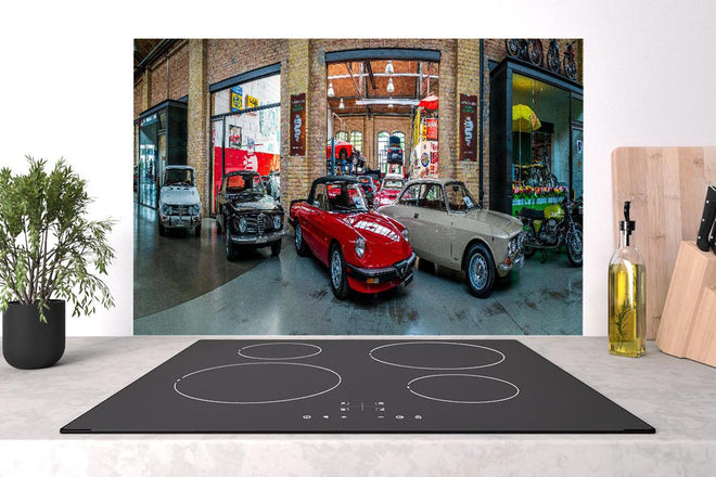 Spritzschutz - Panoramablick auf die Werkstatt der Classic Remise Berlin