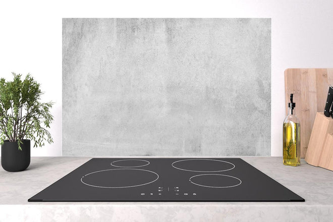 Spritzschutz - Verwitterte graue Zementwand