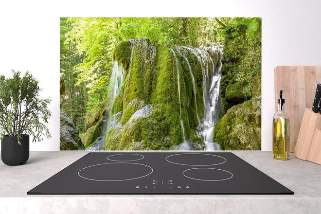 Spritzschutz - Wasserfall im Wald - Sevastopol