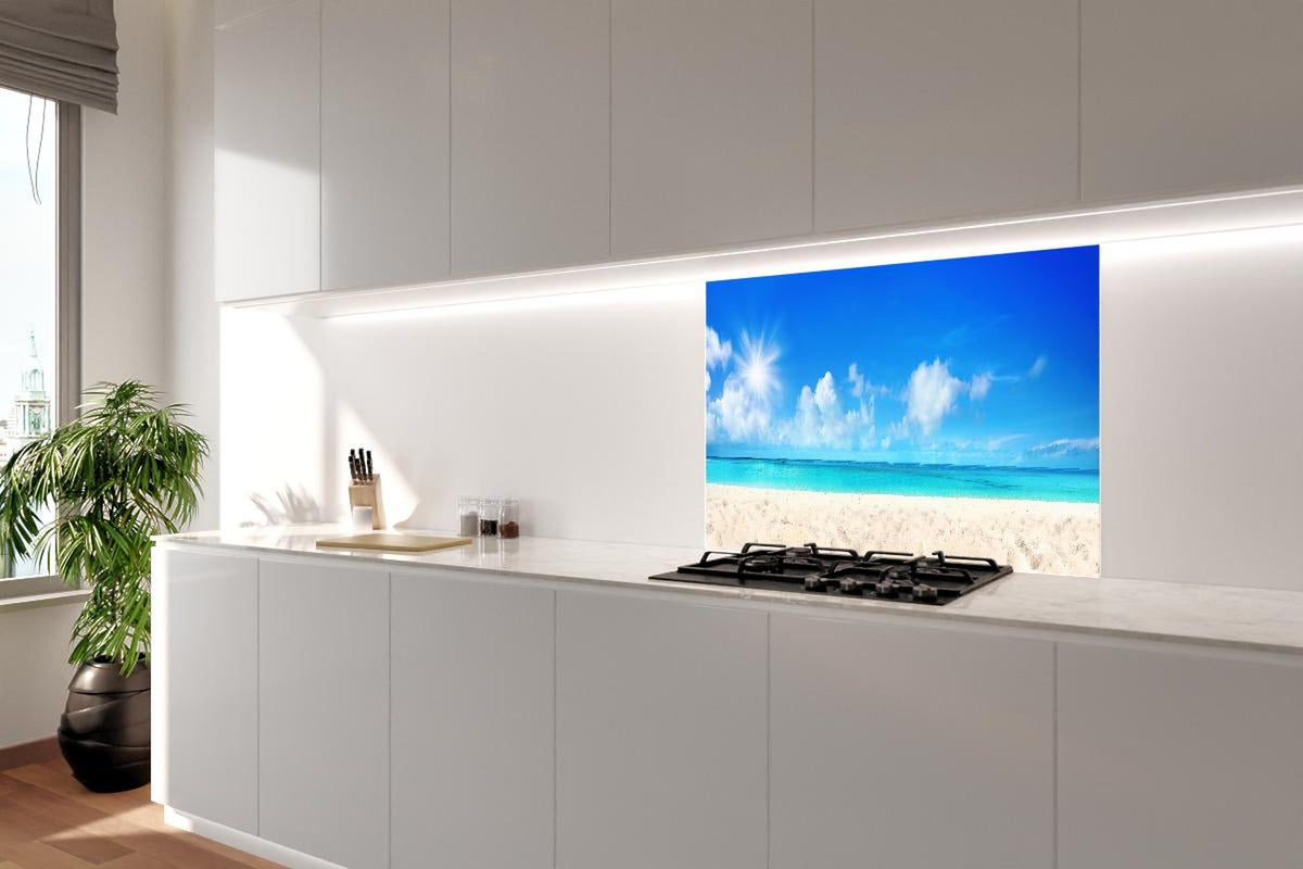 Spritzschutz - Wunderschöner Strand mit hellem Sand
